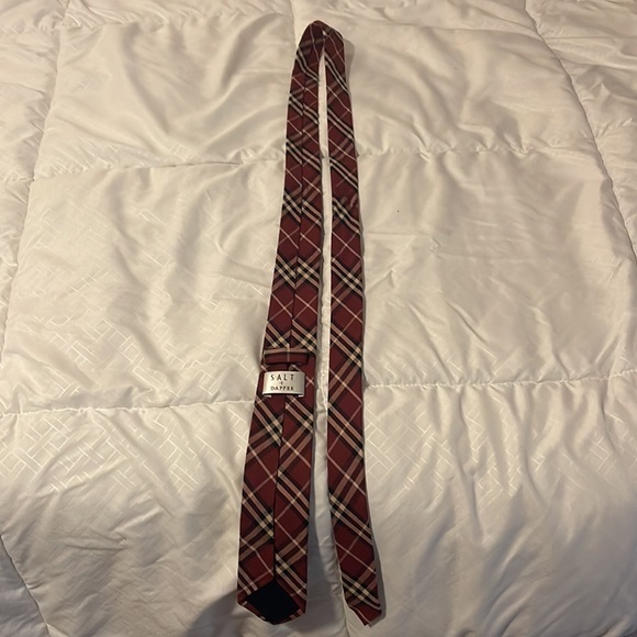 Salt + Dapper - Picture 2 of 2